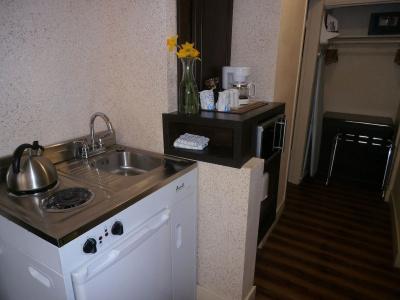 Divya Sutra Suites on Robson Downtown - 22