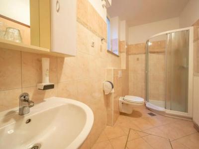 Apartment House Berghi - 9