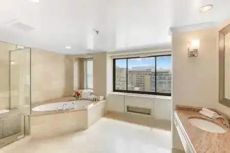 Capital Hilton - 9