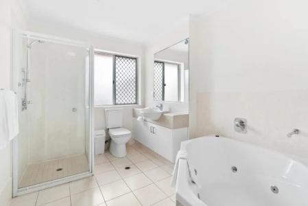 Markham Court - 57