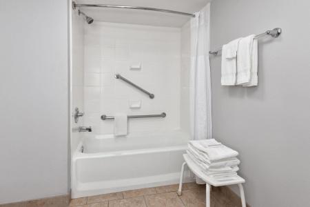 La Quinta By Wyndham Dallas i-35 Walnut Hill Ln - 3