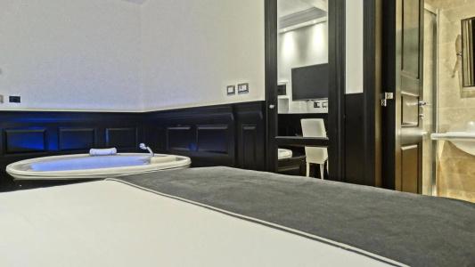 Vaticano Royal Suite Guest House - 3
