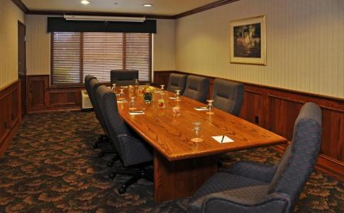 Oxford Suites Portland - Jantzen Beach - 18
