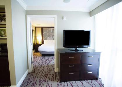 DoubleTree by Hilton Historic Savannah - 91