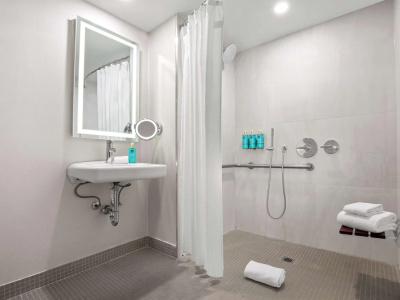 The Novotel Centre - 7