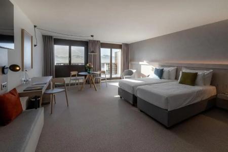 Victoria & Residence - 83