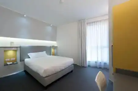 Executive Inn Boutique - 37