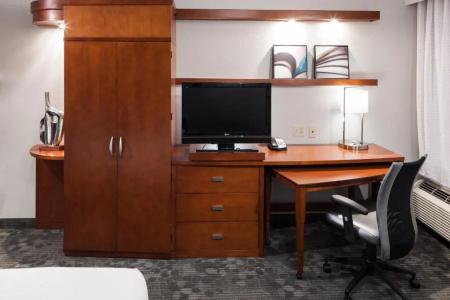 Courtyard by Marriott Miami at Dolphin Mall - 29