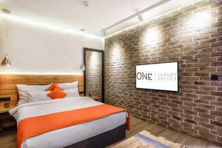 One Luxury Suites - 81