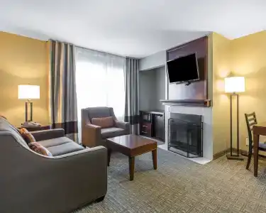 Comfort Inn & Suites Beach - 44