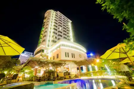 The Light & Spa - 9