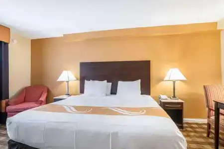 Quality Inn - 38