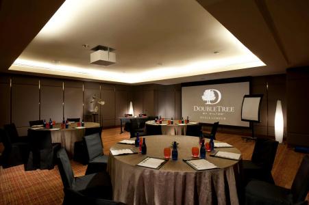 Doubletree By Hilton - 19
