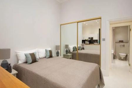 Queensgate Court - 325