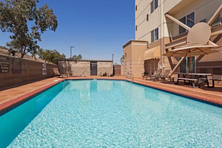 Holiday Inn Express & Suites Central - 48