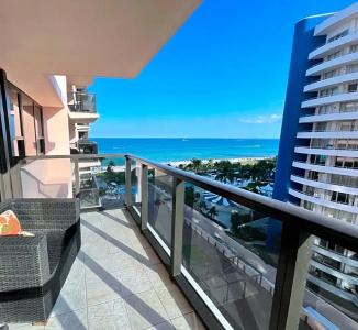 The Alexander All Suites - 602