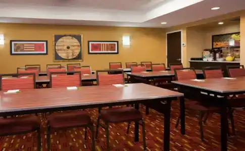 Courtyard By Marriott Baton Rouge Acadian Centre/Lsu Area - 16
