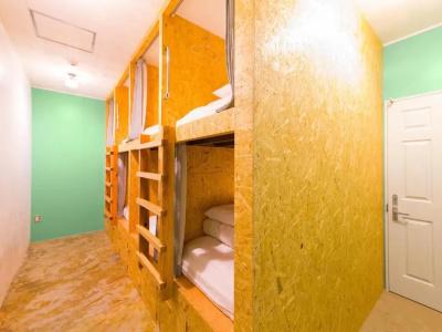 Seawall Hostel - 36
