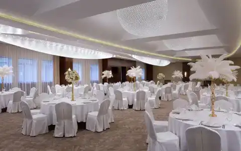 DoubleTree by Hilton Almaty - 12