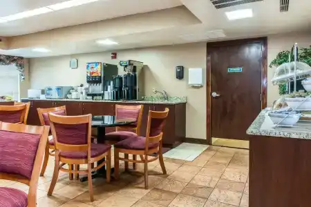 Clarion Inn & Suites Northwest - 27
