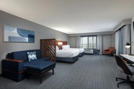 Courtyard by Marriott at Old Town - 73