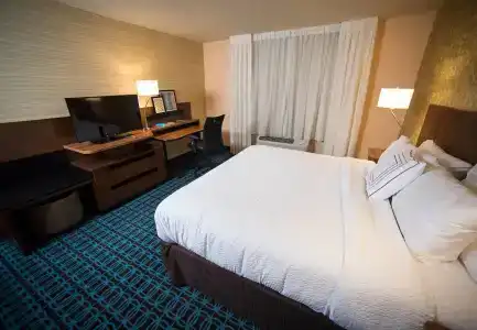 Fairfield Inn & Suites by Marriott Uptown/University Area - 6