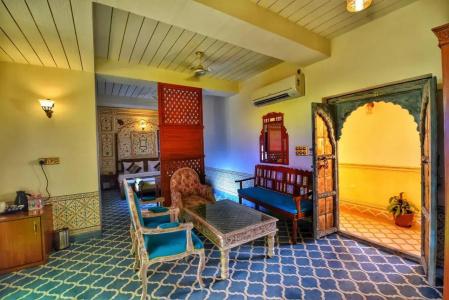 Nirbana Palace - A Heritage and Spa - 1