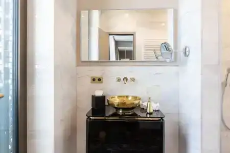 Fourty Three Luxury Serviced - 48