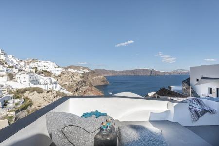 Pearl of Caldera Oia - Boutique by Pearl Collection - 15