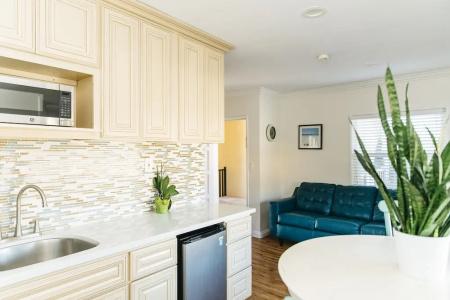 Seaside Laguna Inn & Suites - 91