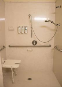 Best Western Plus San Antonio East Inn & Suites - 26