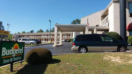 Budgetel Inn and Suites - Fort Gordon - 11