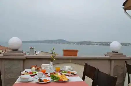 Ayvalık Palas - 18
