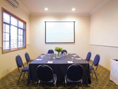 Distinction & Conference Centre - 16