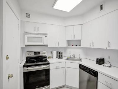 The Alexander All Suites - 325