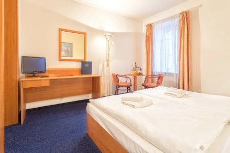 Prague Carl Inn restaurant & Free Parking - 13