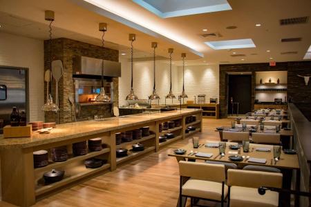 DoubleTree by Hilton Airport - 25