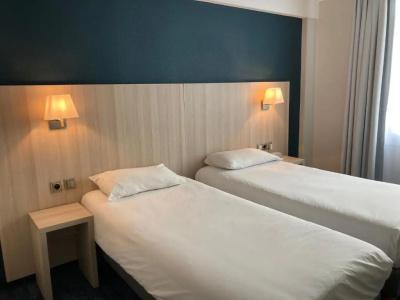 Quality Hôtel Christina Lourdes - 65