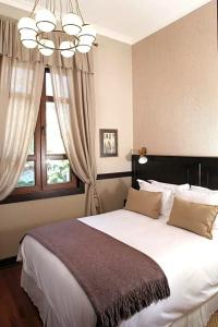 Boutique Castillo Rojo - 35