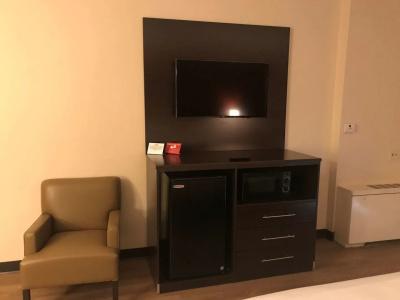 Red Roof Inn Plus+ & Suites Houston – Iah Airport Sw - 5