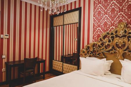 Royal Residence - 137