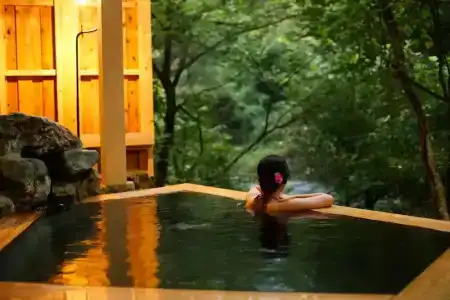 Yamanaka Onsen Hanatsubaki - 35