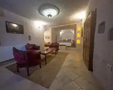 Local Cave House - 32