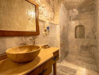 Tulip Cave Suites - 148