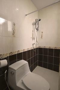 Gold Airport Suites - 53