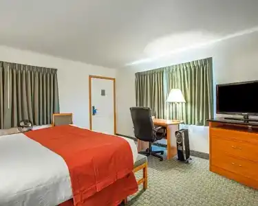 Rodeway Inn - 15