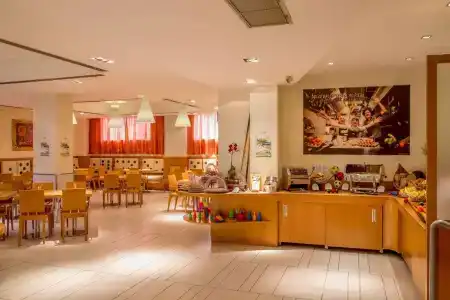Best Western Globus - 15