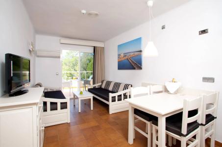 Bahia Camp de Mar Suites - 1