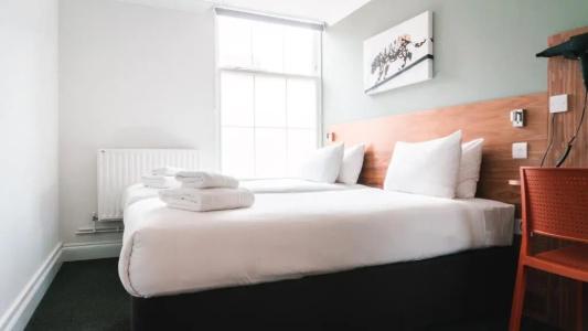 Chelsea Guest House - 79