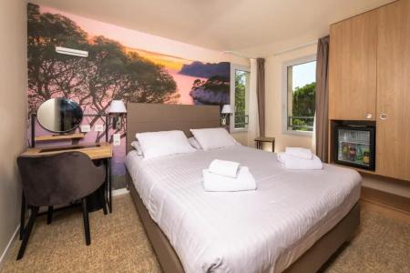 Sure by Best Western Coeur De Cassis - 59